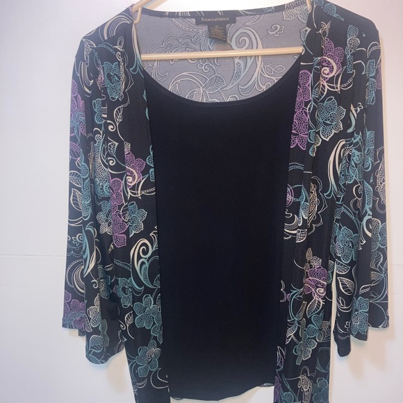 SUSAN Lawrence  Black Floral Attached Cardigan  Top Size Medium. - Picture 6 of 7
